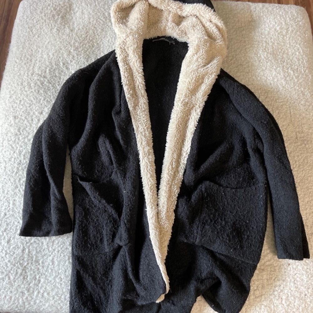 Zara heavy knit cardigan small